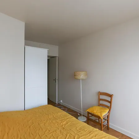 Spacious With Garden Apartment *